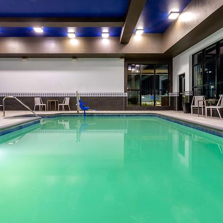 Hilton Garden Inn Hays, Ks Exteriör bild
