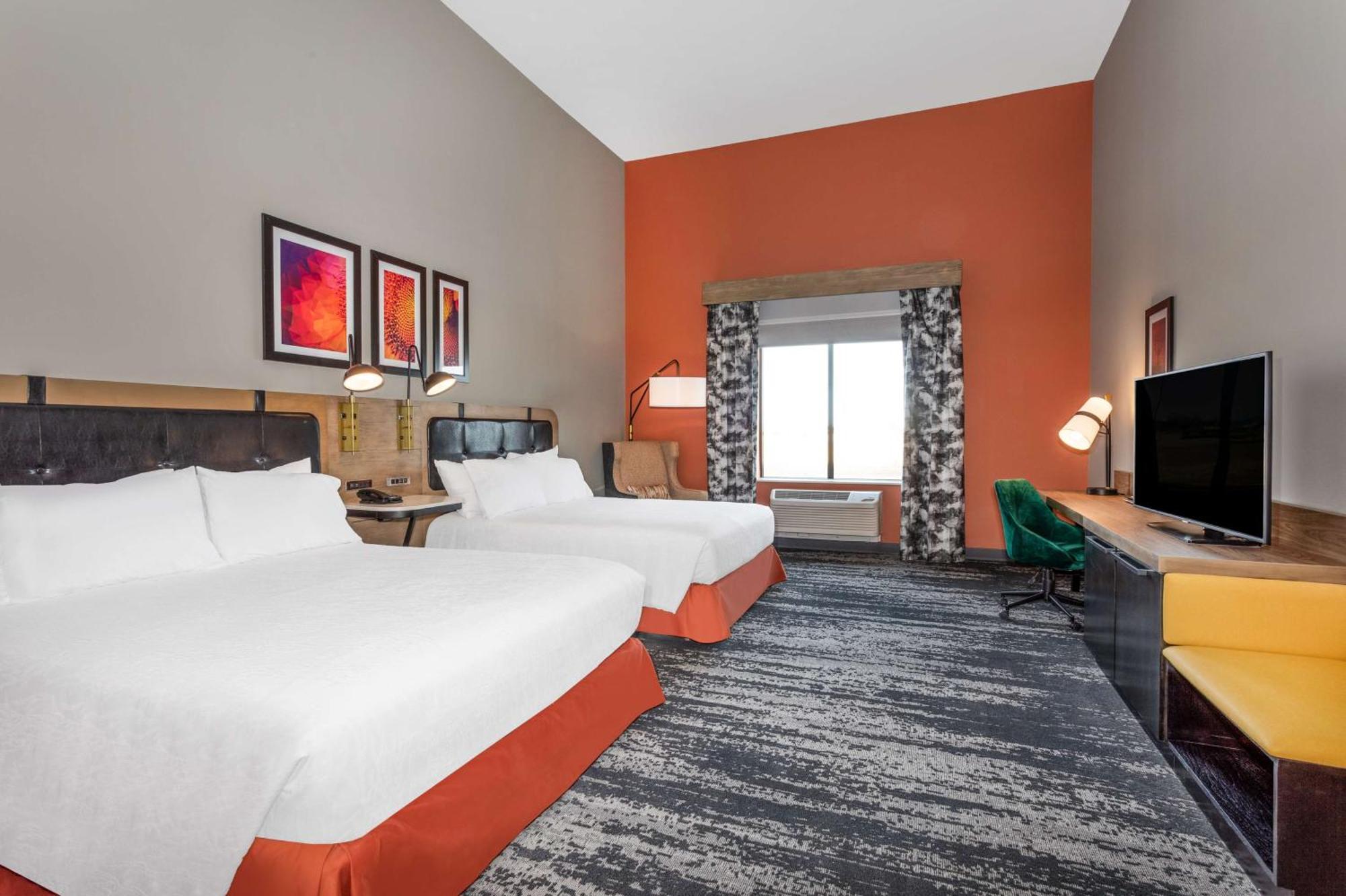 Hilton Garden Inn Hays, Ks Exteriör bild