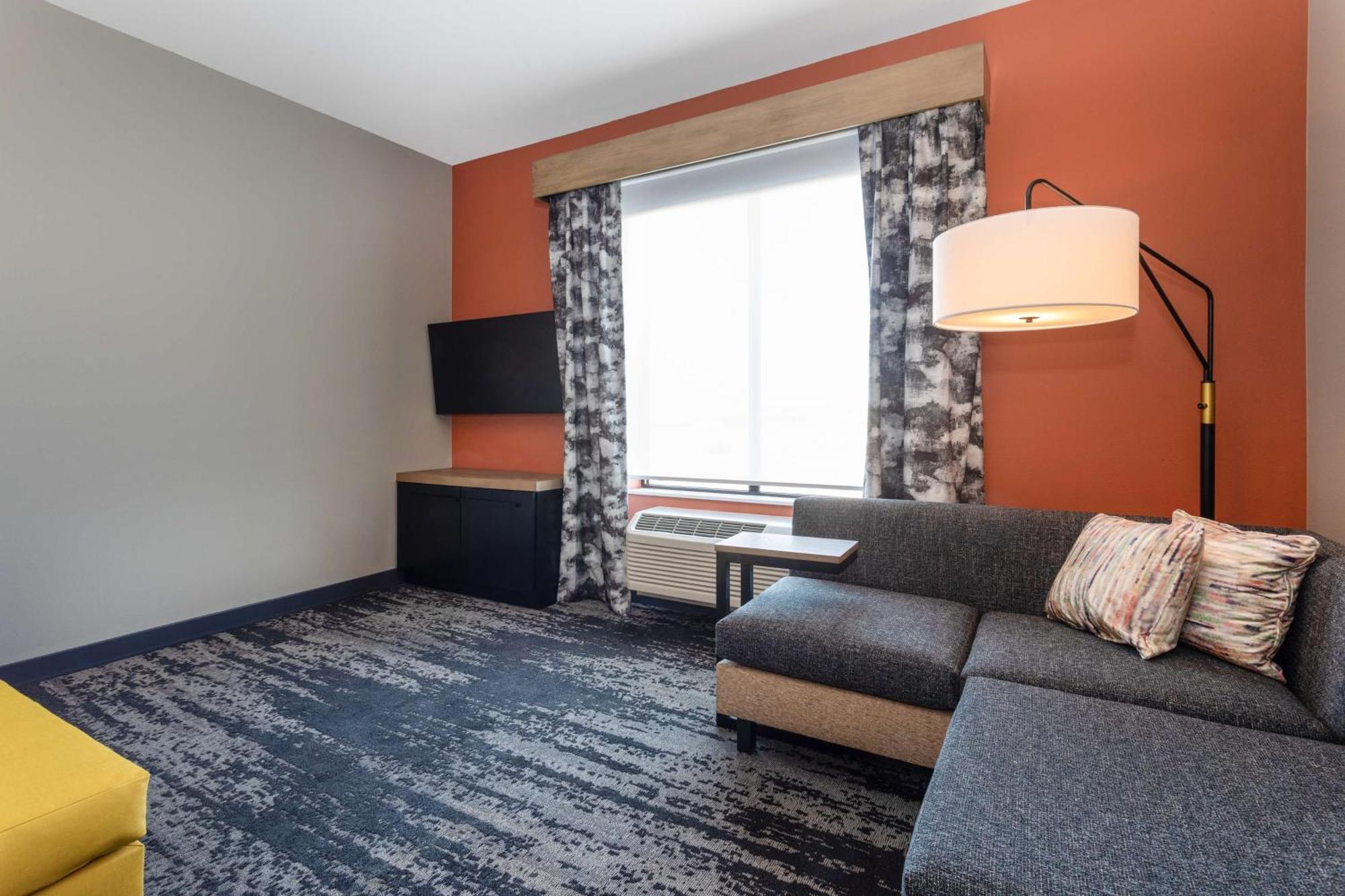 Hilton Garden Inn Hays, Ks Exteriör bild